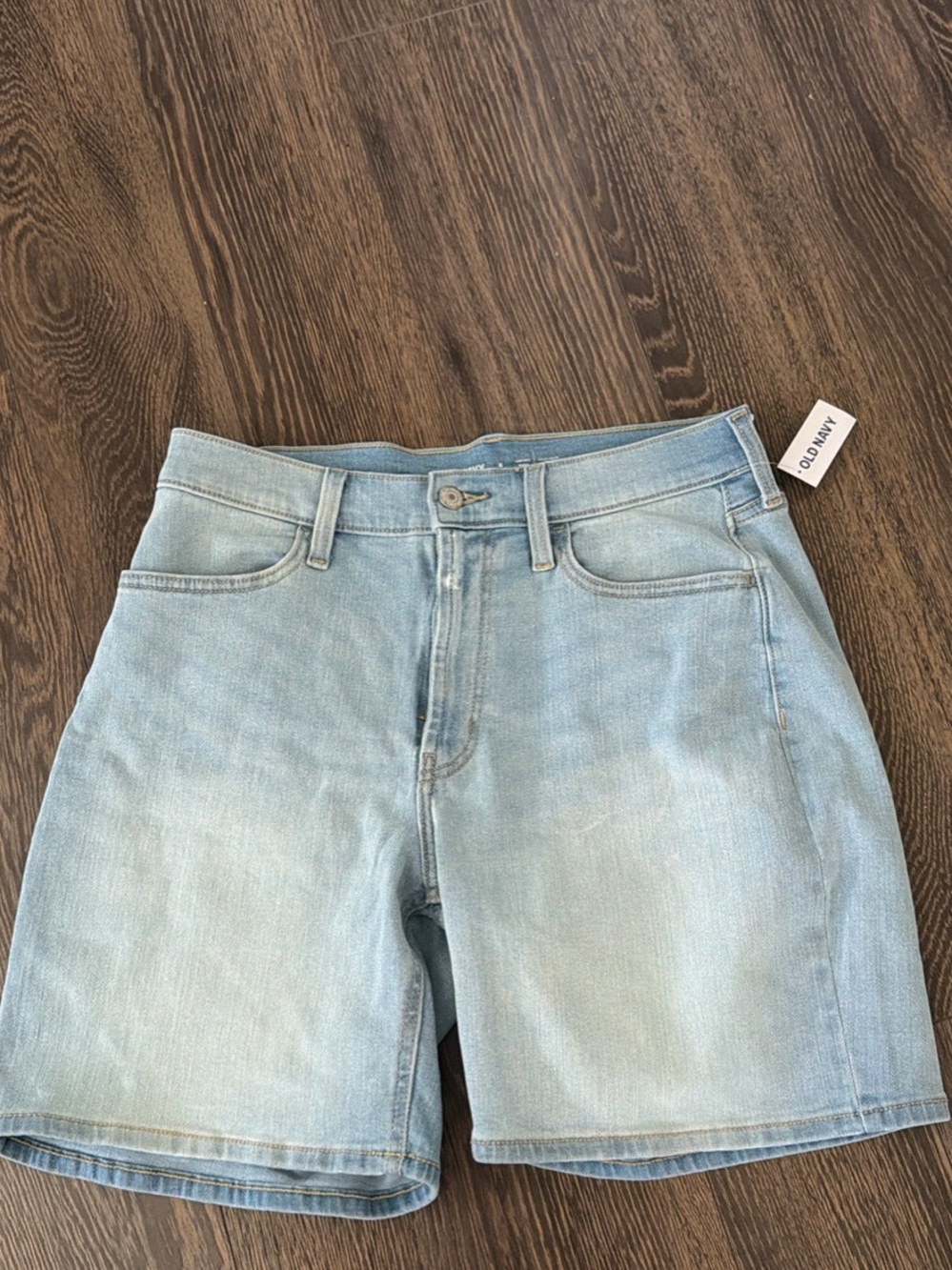 Old Navy Women’s Light Wash Relaxed Denim Shorts